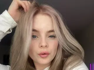 EvaEdlin show real